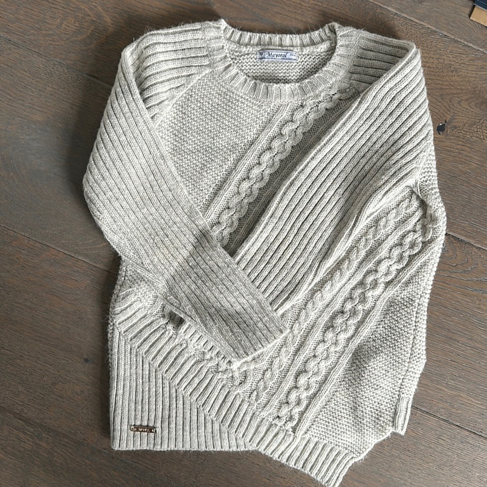 This long sleeved sweater